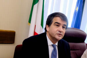 La Regione Campania presenta denuncia contro il ministro Fitto