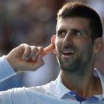 Australian Open, Djokovic soffre con Fritz ma vola in semifinale
