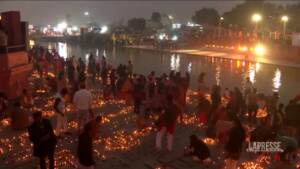 India, fedeli indù festeggiano l’inaugurazione del controverso tempio di Ayodhya