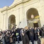 Funerali Gigi Riva, a Cagliari applausi all’uscita del feretro