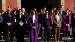 Barcellona, un minuto di silenzio in Parlamento per le vittime di femminicidio