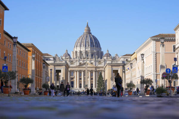 Benedizioni coppie gay, Cei ribadisce: “No riti che creano confusione”