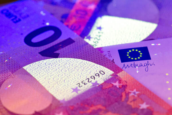 Ue, pacchetto per sicurezza economica: stretta su investimenti esteri