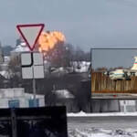 Russia, precipita aereo militare. Mosca: “A bordo prigionieri ucraini”. Kiev: “Trasportava missili, l’abbiamo abbattuto”
