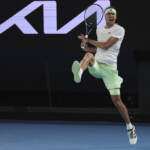 Australian Open, Zverev vola in semifinale: eliminato Alcaraz