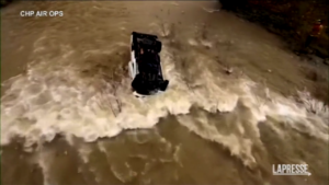 Usa, cade nel fiume con l’auto: salvata dopo 14 ore