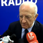 Autonomia, De Luca: “Non tireremo dalla giacchetta Mattarella”
