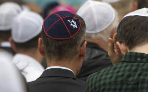 Napoli, rabbino denuncia: “Ebrei minacciati per indossare kippah”