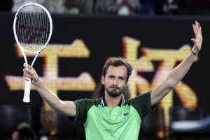 Australian Open, Medvedev batte Zverev: in finale lo attende Sinner