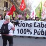 Barcellona, la protesta di infermieri e altri operatori sanitari