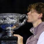 Australian Open, Sinner è campione Slam: “Auguro a tutti di avere dei genitori come i miei”