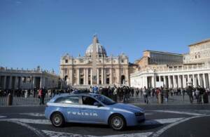 Roma, tenta ingresso a San Pietro con coltello: arrestato 51enne