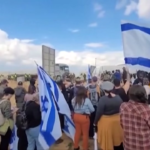 Israele, a valico Kerem Shalom la protesta dei familiari degli ostaggi