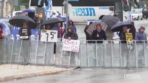 Gerusalemme, manifestanti chiedono rilascio degli ostaggi