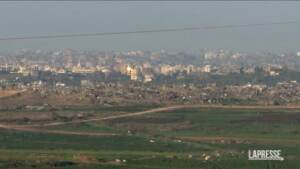 Gaza, raid israeliano su quartiere residenziale: almeno 25 morti
