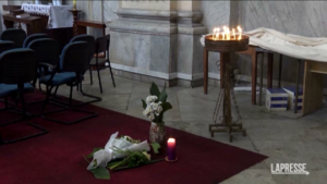 Istanbul, fiori e candele nella chiesa italiana attaccata