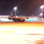 Gaza, l’arrivo di bambini palestinesi all’aeroporto di Ciampino