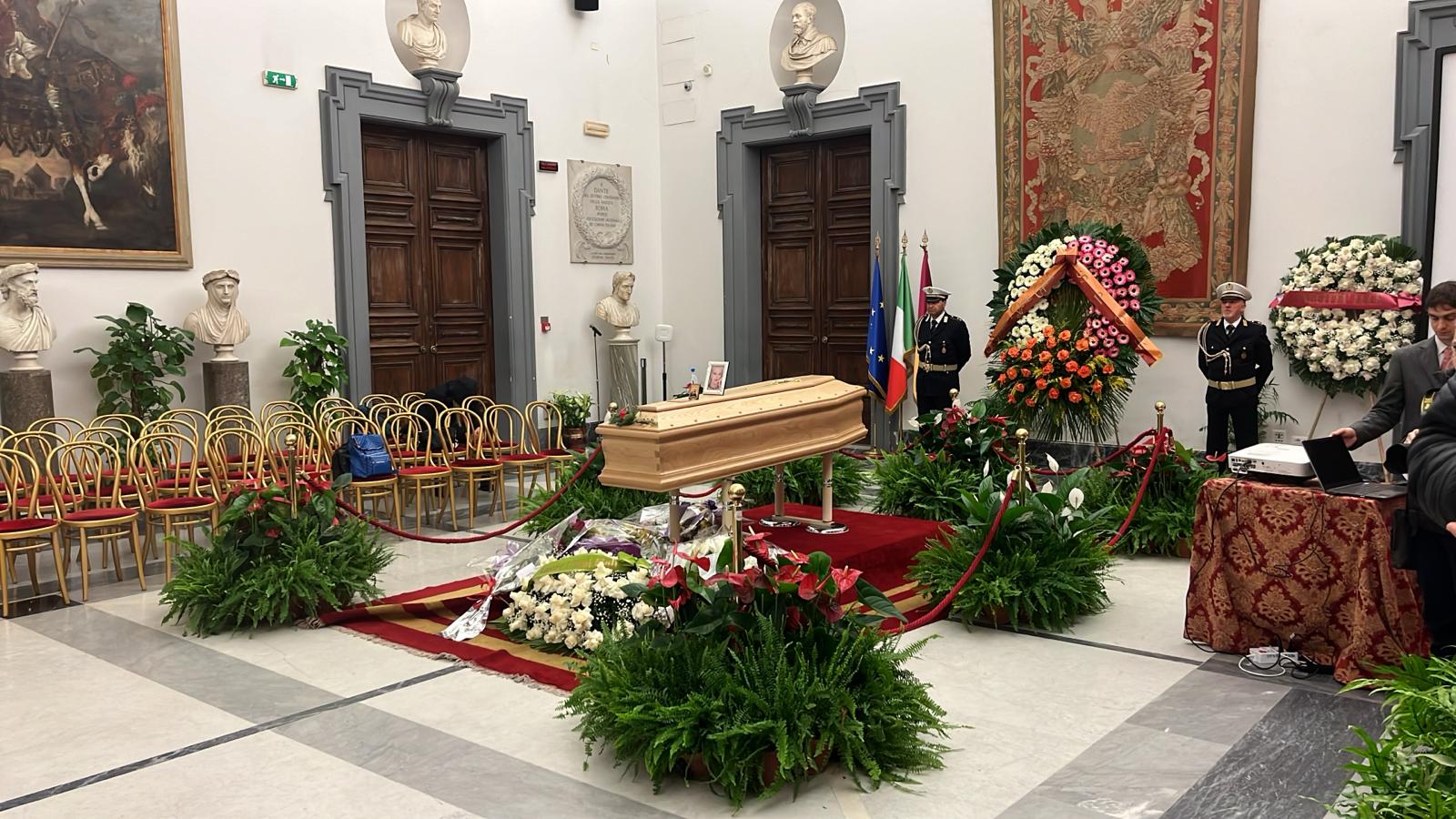 Sandra Milo, aperta la camera ardente in Campidoglio Sandra Milo, aperta la camera ardente in Campidoglio