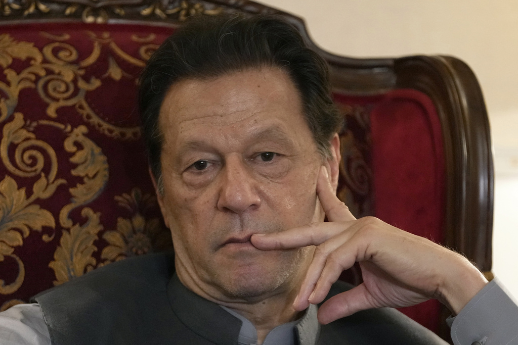 Pakistan, 10 anni all’ex premier Imran Khan per rivelazione segreto di Stato Pakistan, 10 anni all’ex premier Imran Khan per rivelazione segreto di Stato