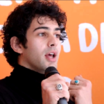 Napoli, Massimiliano Caiazzo di ‘Mare Fuori’ con Cesvi e Lavazza per i ragazzi di San Pietro a Patierno