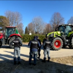 Protesta agricoltori, le immagini dei trattori in centro a Cuneo