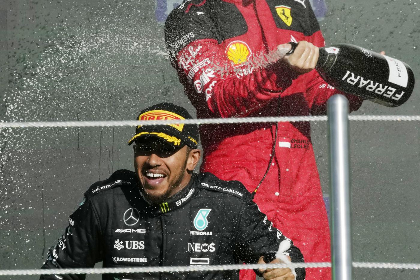 Lewis Hamilton alla Ferrari dal 2025: è ufficiale