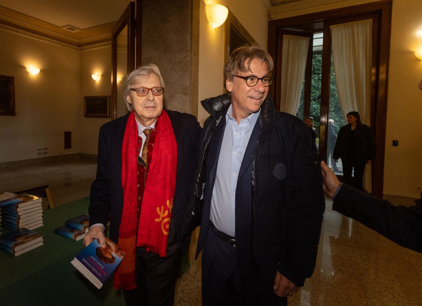 Sgarbi si dimette e attacca Sangiuliano. Chiuso procedimento Antitrust