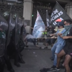 Argentina, scontri alle proteste contro le riforme di Milei