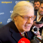 Governo, Sgarbi a Sangiuliano: “Uomini che hanno dignità non accolgono lettere anonime”