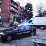 Milano, neonato abbandonato in androne condominio