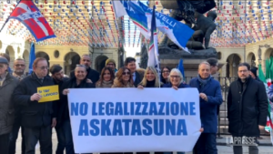 Askatasuna, presidio centrodestra a Torino: “Delibera Comune è schiaffo a cittadini”