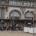 Parigi, accoltella tre persone a Gare de Lyon: le immagini della stazione