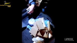 Foggia, scoperto laboratorio per la preparazione di eroina: sequestrati oltre 18 kg di droga
