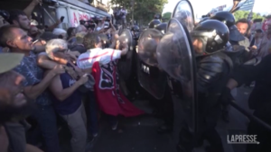 Argentina, ancora proteste e scontri a Buenos Aires contro le riforme economiche di Milei