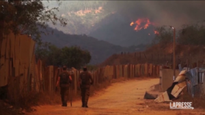 Cile, salgono a 46 i morti per incendi: evacuata Viña del Mar
