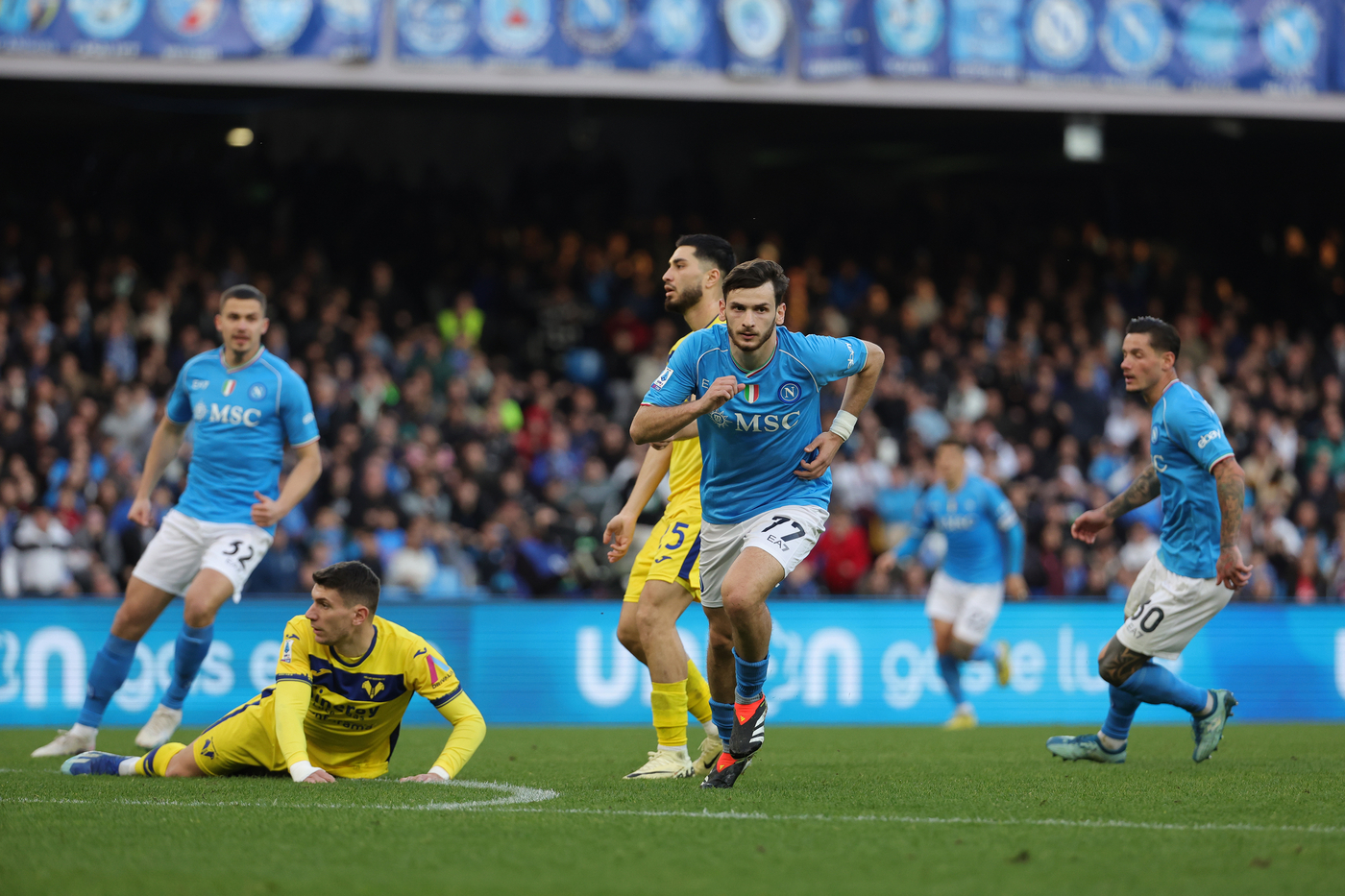 Serie A, Napoli batte Verona 2-1: decisivo Kvaratskhelia