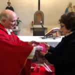 San Biagio, parroco di Perugia benedice gli smartphone