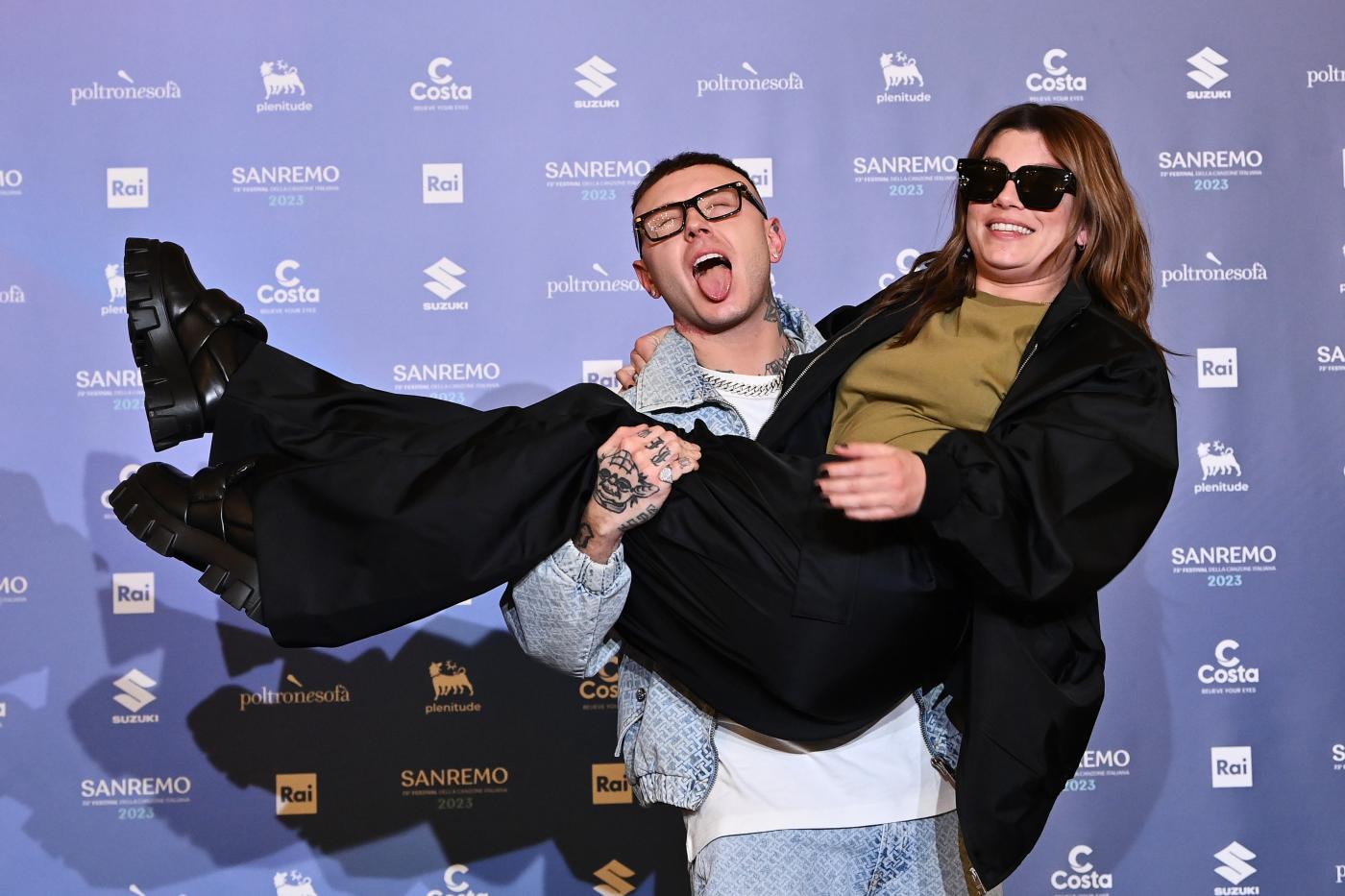 Sanremo, party notturno accende il Festival: Ghali con l’alieno, Dargen e Emma in pelliccia