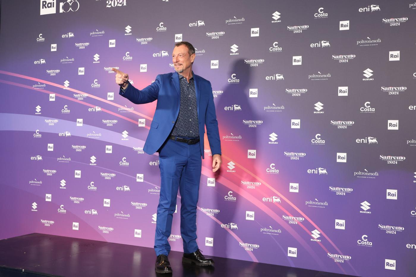 Amadeus invita agricoltori sul palco di Sanremo, loro: “Ci saremo”. La Rai frena: “Nessun contatto”