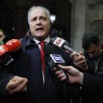 Ilaria Salis, il padre dopo aver visto Nordio e Tajani: “Siamo soli, resterà in carcere a lungo”