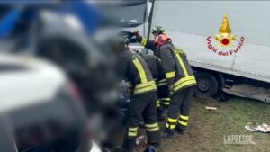 Incidente stradale sulla A21: due morti