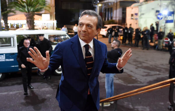 Tv, Chiambretti lascia Mediaset: “Grazie Pier Silvio per 15 anni fantastici”
