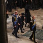 Re Carlo III ha il cancro. Ecco la linea di successione al trono: c’è ancora Harry
