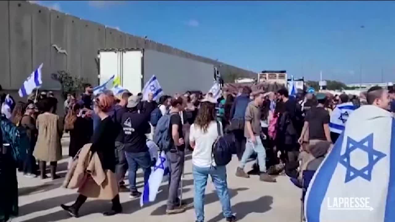 VIDEO Gaza, Manifestanti Israeliani Bloccano Ingresso Aiuti Umanitari ...