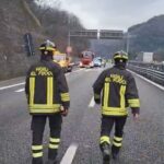 Maxi incidente in A12 tra Rapallo e Chiavari, morto un operaio su un furgone