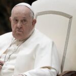 Papa Francesco: “Scandalizzarsi per benedizione gay è ipocrisia”