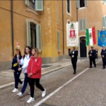 Pace, Fontana riceve alla Camera la fiaccola benedetta dal Papa