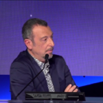 Sanremo, Amadeus su Dargen: “Cessate il fuoco? Condivido totalmente”