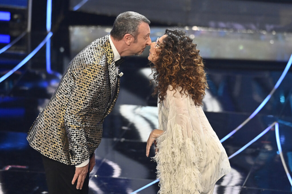 Galleria foto 'Sanremo 2024, le foto della terza serata' - foto 10