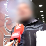 A Napoli uccide moglie, si barrica in casa e si suicida. Il vicino: “Mi ha puntato la pistola contro”